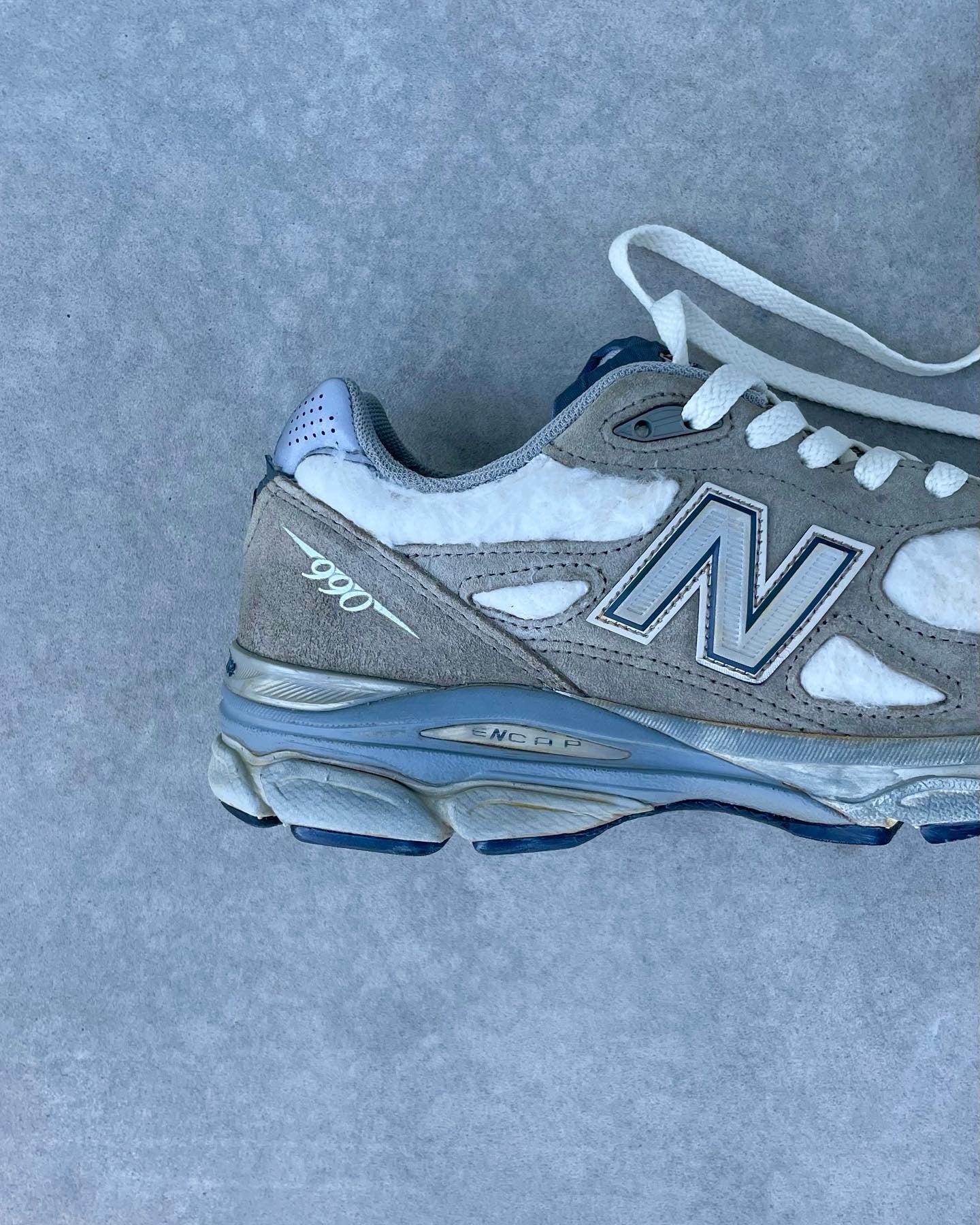 990 V3 "Dusty Clouds"