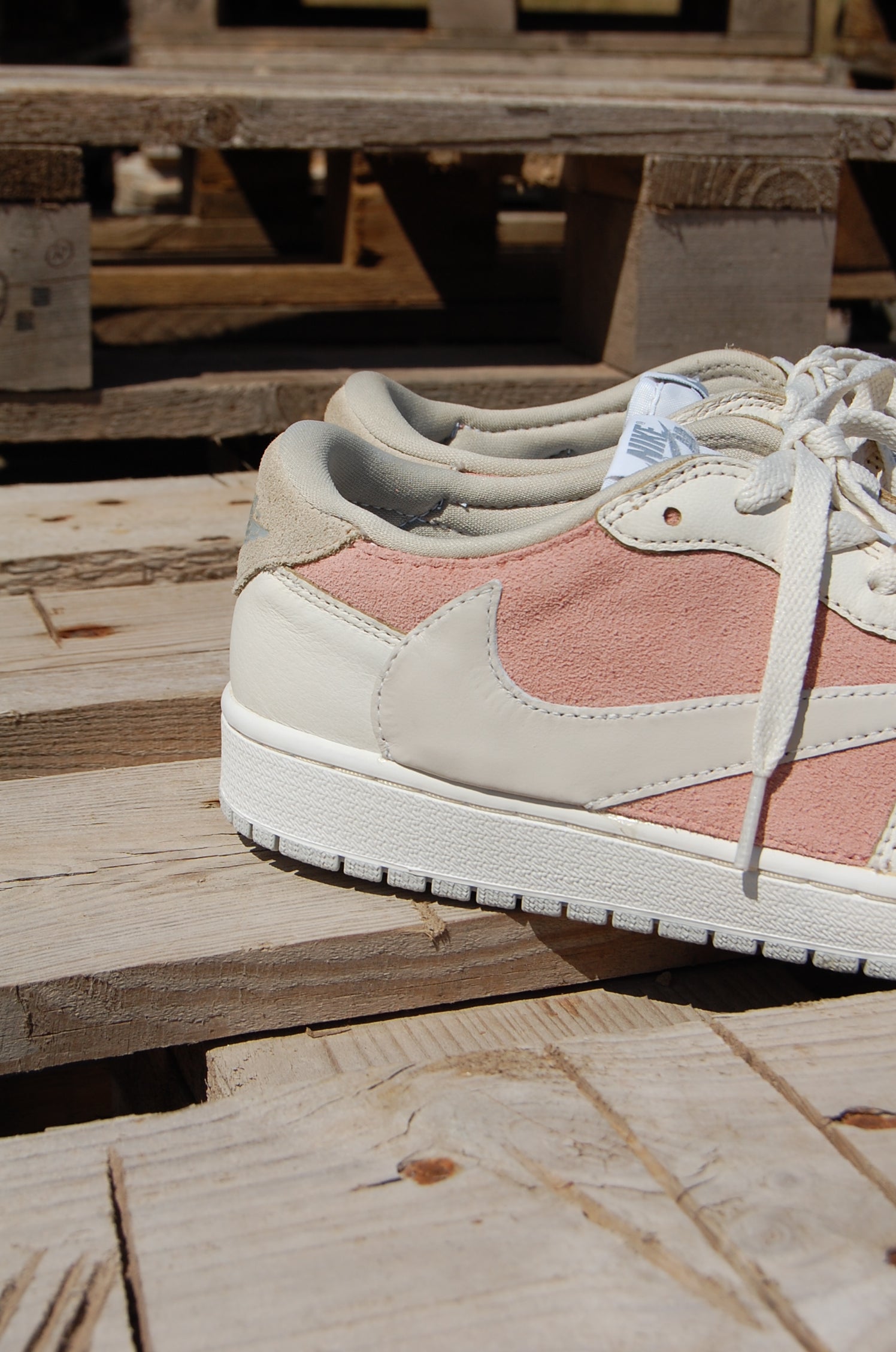 Air Jordan 1 Low "TS Strawberry Cream"