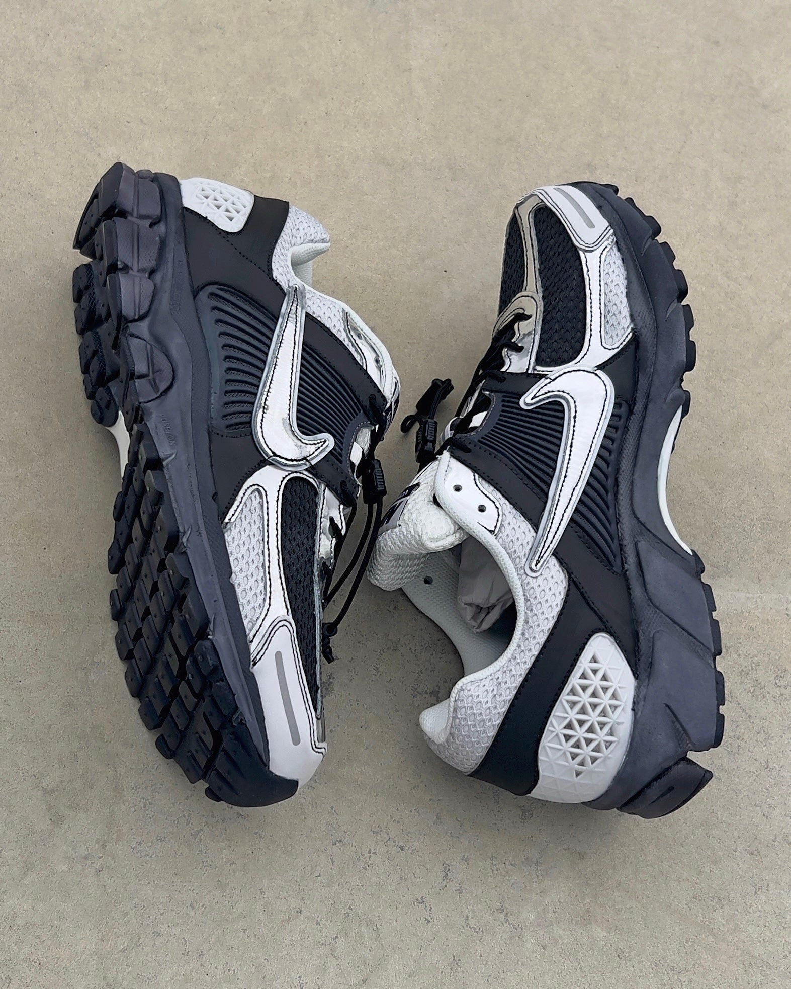 Vomero 5 "Black Steel"